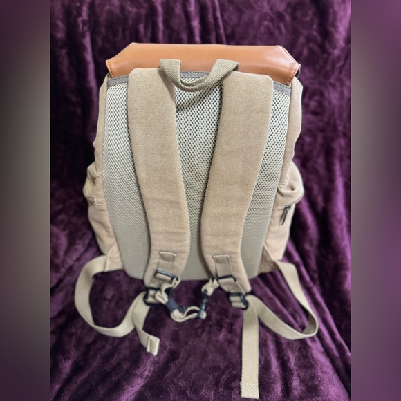 Tarion Camera Backpack like new - Picture 7 of 14